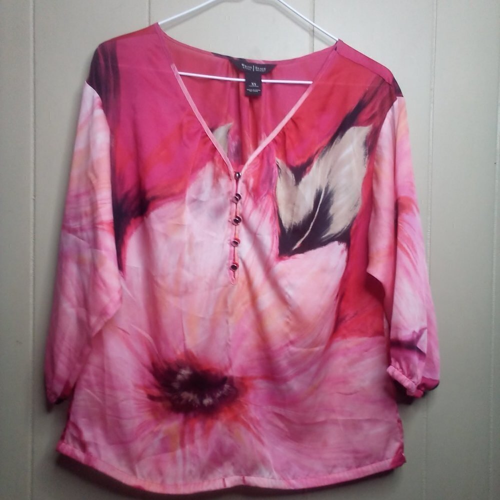 White House Black Market WHBM Blouse XS Sheer 3/4 Sleeve Pink Red